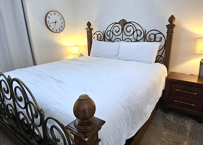 Holiday home Paddleboards, Grill, Fire Pit, Air Hockey, Wd, Brkfst, Sleeps 20 *