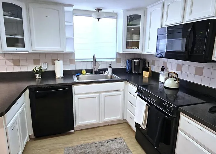 Paddleboards, Grill, Fire Pit, Air Hockey, Wd, Brkfst, Sleeps 20 Holiday home Page