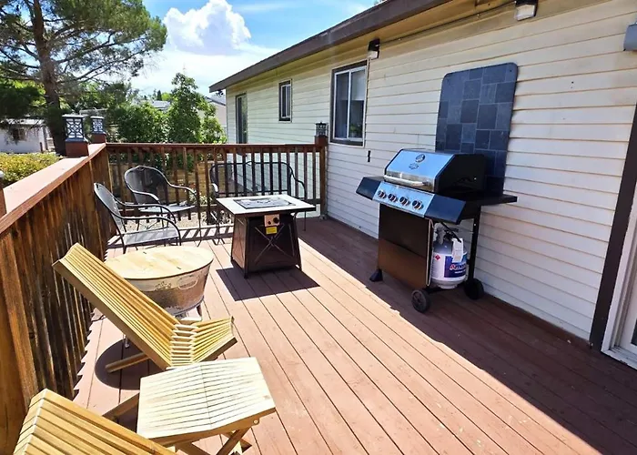 Paddleboards, Grill, Fire Pit, Air Hockey, Wd, Brkfst, Sleeps 20 Page