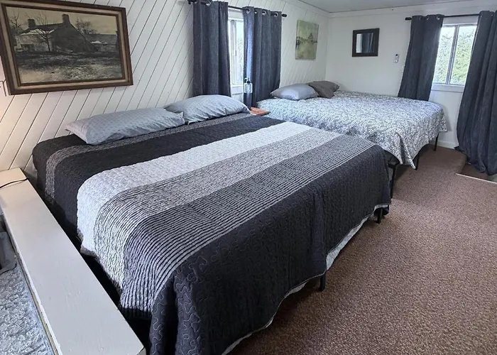 Holiday home Paddleboards, Grill, Fire Pit, Air Hockey, Wd, Brkfst, Sleeps 20 *