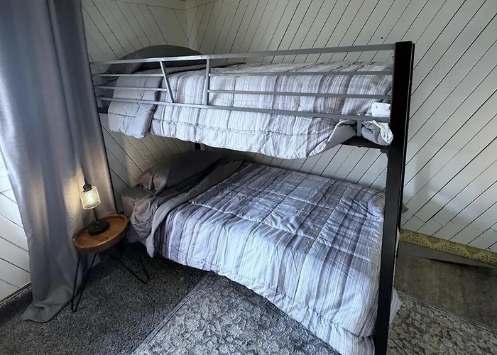Paddleboards, Grill, Fire Pit, Air Hockey, Wd, Brkfst, Sleeps 20